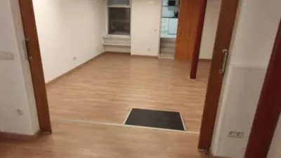Local comercial en alquiler en Centro - Vista 2