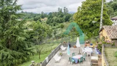 Terraced house for sale in La Espinera, Tuilla-Langreo (Asturias, Spain). Price: €250,000. Built area: 306 m². Plot size: 1,029 m². 6 bedrooms and 3 bathrooms. photo 14
