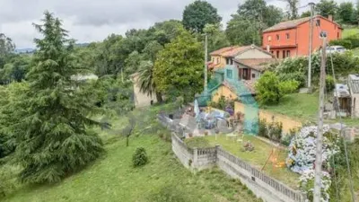 Terraced house for sale in La Espinera, Tuilla-Langreo (Asturias, Spain). Price: €250,000. Built area: 306 m². Plot size: 1,029 m². 6 bedrooms and 3 bathrooms. photo 9