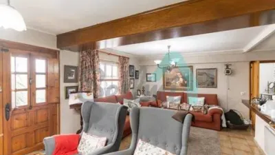 Terraced house for sale in La Espinera, Tuilla-Langreo (Asturias, Spain). Price: €250,000. Built area: 306 m². Plot size: 1,029 m². 6 bedrooms and 3 bathrooms. photo 56