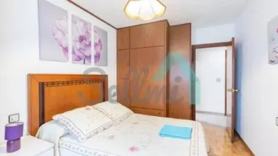 Piso en alquiler en Pumarín-Teatinos, Pumarín-Teatinos (Oviedo) de 800 €<span>/mes</span>