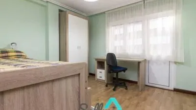 Piso en alquiler en Calle de San Pedro de Mestallón, Centro (Oviedo) de 700 €<span>/mes</span>