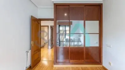 Piso en alquiler en Calle de Campomanes, Centro (Oviedo) de 1.300 €<span>/mes</span>