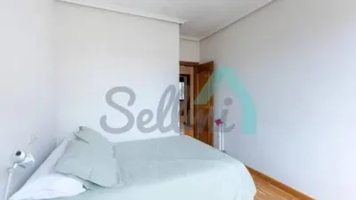 Piso en alquiler en Calle de Campomanes, Centro (Oviedo) de 1.300 €<span>/mes</span>