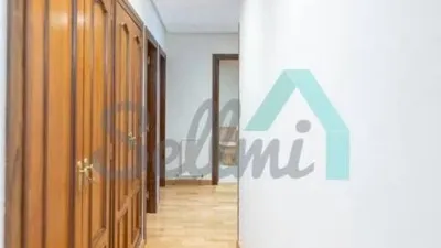 Piso en alquiler en Calle de Campomanes, Centro (Oviedo) de 1.300 €<span>/mes</span>