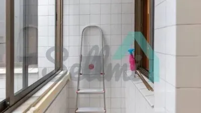 Piso en alquiler en Calle de Campomanes, Centro (Oviedo) de 1.300 €<span>/mes</span>