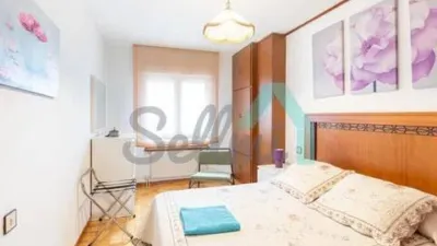 Piso en alquiler en Pumarín-Teatinos, Pumarín-Teatinos (Oviedo) de 800 €<span>/mes</span>
