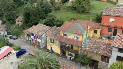Terraced house for sale in La Espinera, Tuilla-Langreo (Asturias, Spain). Price: €250,000. Built area: 306 m². Plot size: 1,029 m². 6 bedrooms and 3 bathrooms. photo 6