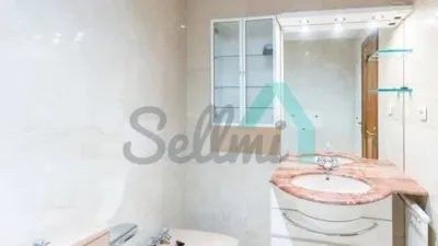 Piso en alquiler en Calle de Campomanes, Centro (Oviedo) de 1.300 €<span>/mes</span>