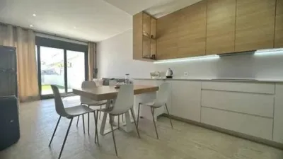 Flat on Carrer Londres photo 4