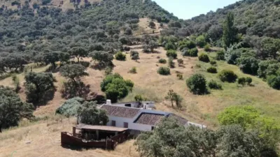Rustic property in Cazalla de La Sierra photo 13