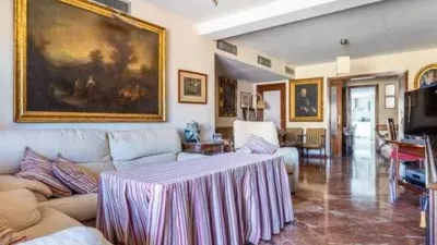Apartment on Avenida de Reina Mercedes photo 5