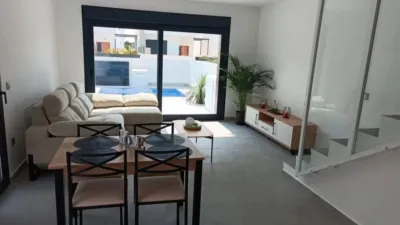 Casa – Dolores - Más