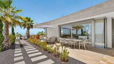 Chalet on Calle Emilia Pardo Bazan photo 7