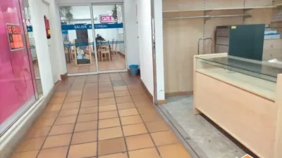 Local comercial en venta en Cidade Vella-Atochas-Pescadería - Más
