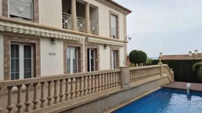 Chalet on Carrer Illa Mallorca photo 3