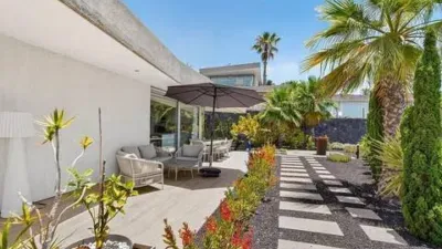 Chalet on Calle Emilia Pardo Bazan photo 6