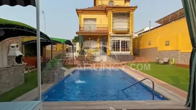Chalet in Alcalá de Guadaíra photo 2