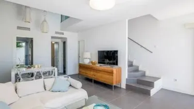 Terraced house in Carrer de Catamaran photo 8