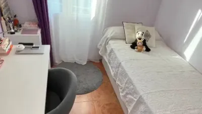 Apartment in Velilla de San Antonio photo 17