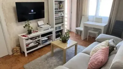 Apartment in Velilla de San Antonio photo 4