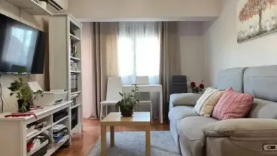 Apartment in Velilla de San Antonio photo 2