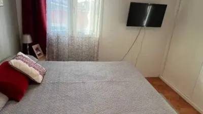 Apartment in Velilla de San Antonio photo 13