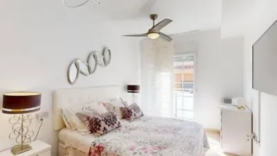 Flat on Pintor Rivera Street photo 42