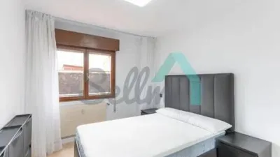 Piso en alquiler en Ciudad-Naranco-Vallobín, Ciudad-Naranco-Vallobín (Oviedo) de 800 €<span>/mes</span>