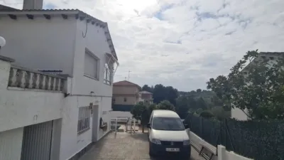 Chalet on Carrer de les Moreres photo 9