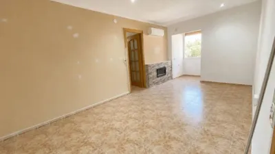 Apartment in Singuerlín-Les Oliveres-Can Franquesa-Guinardera photo 4