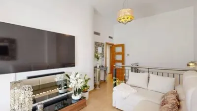 Flat on Pintor Rivera Street photo 3