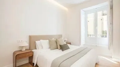 Flat on Calle de Belén photo 6