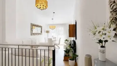 Flat on Pintor Rivera Street photo 14