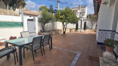 Chalet on Carrer de les Moreres photo 5