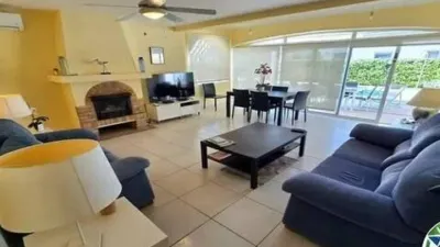 Chalet on Carrer del Montseny photo 9