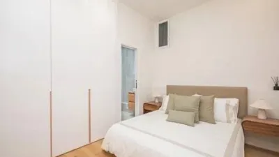 Flat on Calle de Belén photo 8