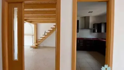 Townhouse in Torrelles de Llobregat photo 4