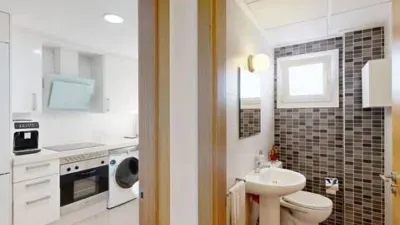 Flat on Pintor Rivera Street photo 17