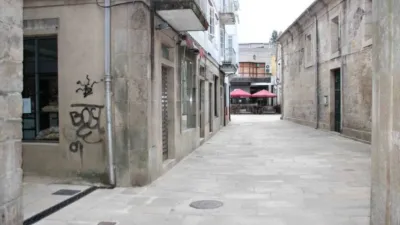 Local comercial en alquiler en Padrón - Més