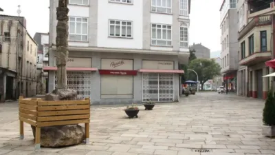Local comercial en alquiler en Padrón - Más