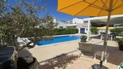 Chalet on Carrer del Montseny photo 4