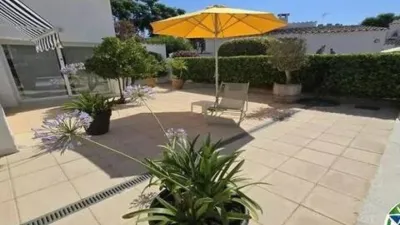 Chalet on Carrer del Montseny photo 2