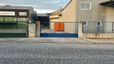Nave industrial en alquiler en Avenida de Albacete - Más