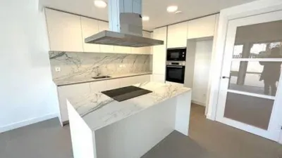 Townhouse on Carrer d'Edmund Halley photo 3