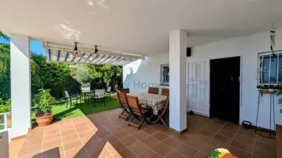 Chalet on Carrer de Miquel Martí i Pol photo 34