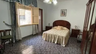 Townhouse in Parque de la Virgen de la Paz photo 4