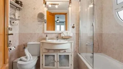 Apartment on Calle de Celestino Prieto Aza photo 15