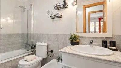 Apartment on Calle de Celestino Prieto Aza photo 16