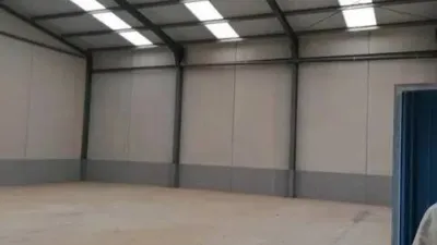 Nave industrial en venta en Chinchilla de Monte-Aragón - Més